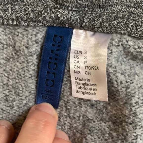 H&M Divided Light Gray Full Zip Hoodie sweatshirt Size Small - Picture 3 of 5